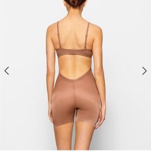 SKIMS - Barely There Low-Back Shorts in Sienna - NWT & unopened